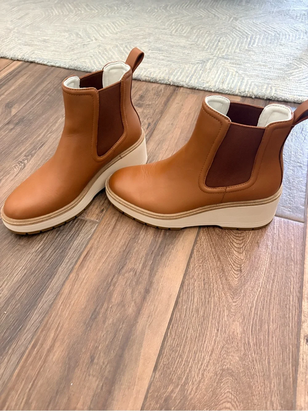 New Cole Haan Women’s Tan Leather Chukka Chelsea Boots